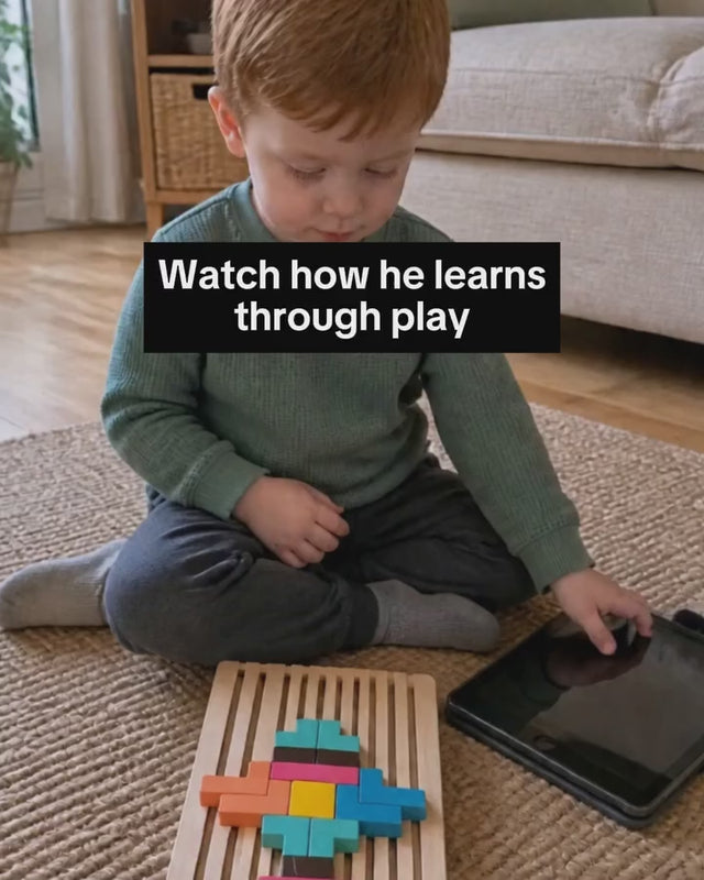 Peekora FitNest wooden puzzle: Hands-on play